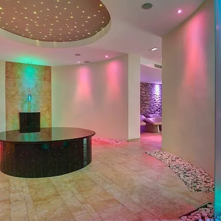 히포텔스 히포캄포 팰리스&스파 호텔 칼라 미요르